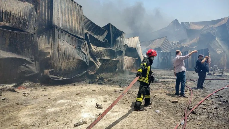 إيران تلقي اللوم على 'الإهمال' بتسبب انفجار الميناء وارتفاع عدد القتلى إلى 70