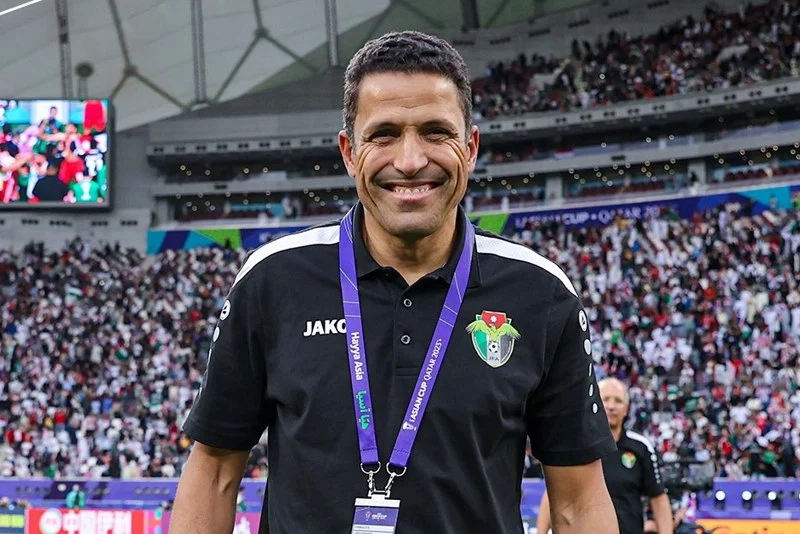 مصدر.. عموتة وافق منذ 3 أشهر… والجزيرة يعرقل تدريب المنتخب العراقي!