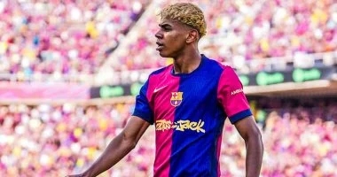 برشلونة يمنح القميص رقم 10 لامين يامال حتى 2031