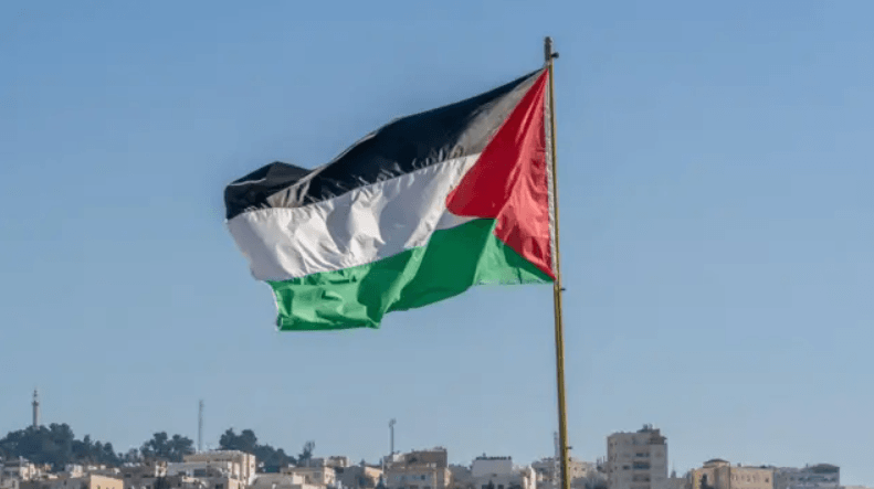 جدل حول الرواية السياسية: هل تستثمر حماس الاعترافات الدولية لخدمة أجندتها؟