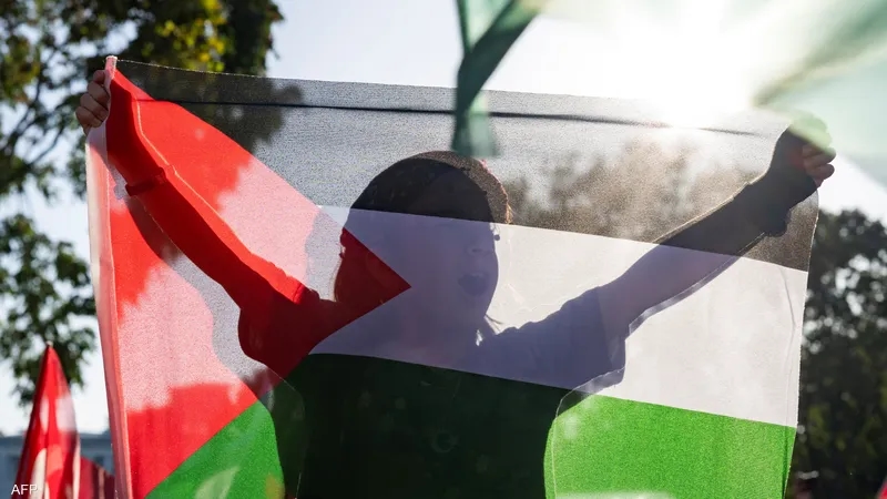 من لا يعترف بفلسطين مشارك في جرائم إسرائيل ومرض ترامب النفسي