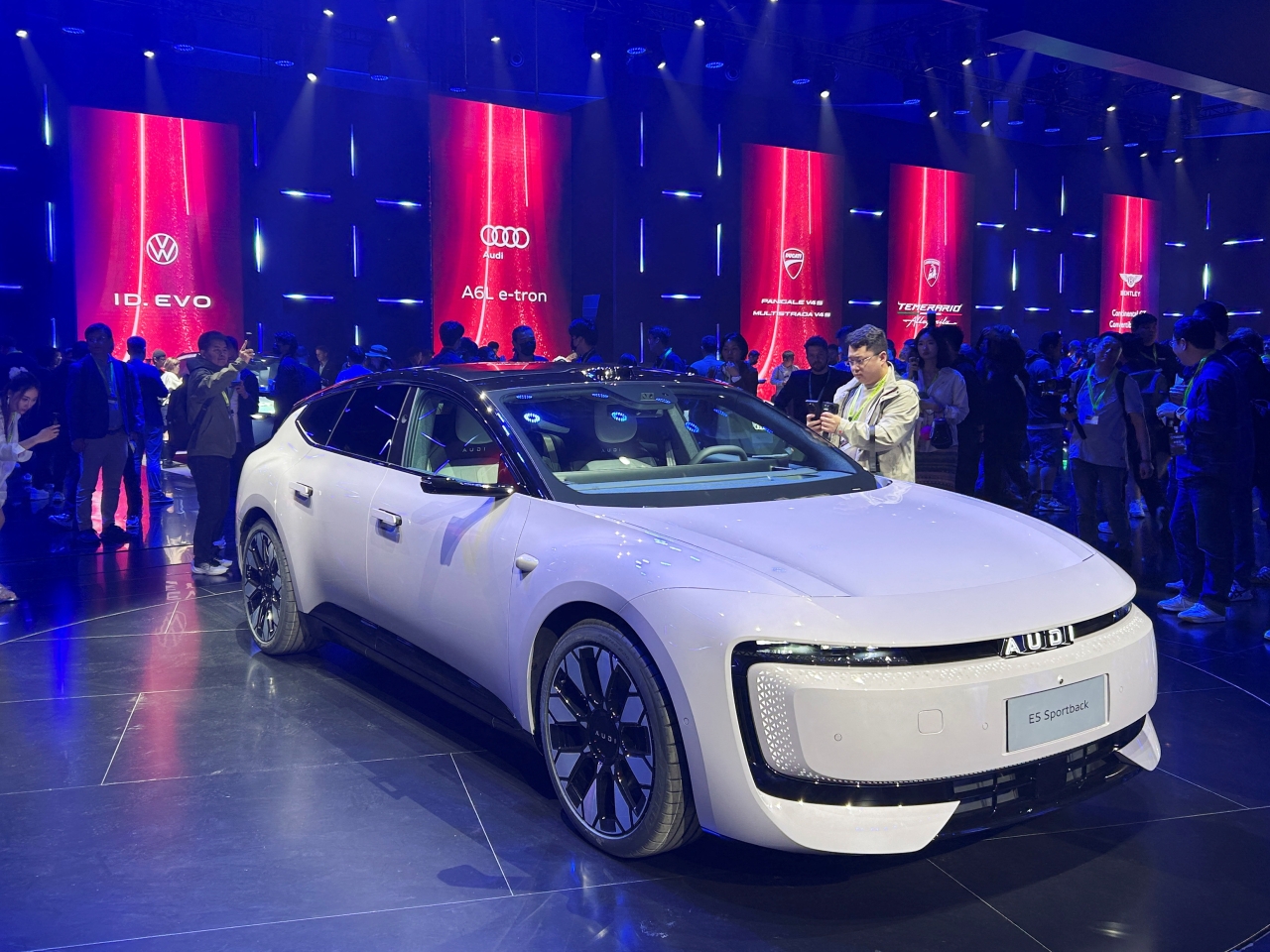 Shanghai auto expo opens with strong foreign presence