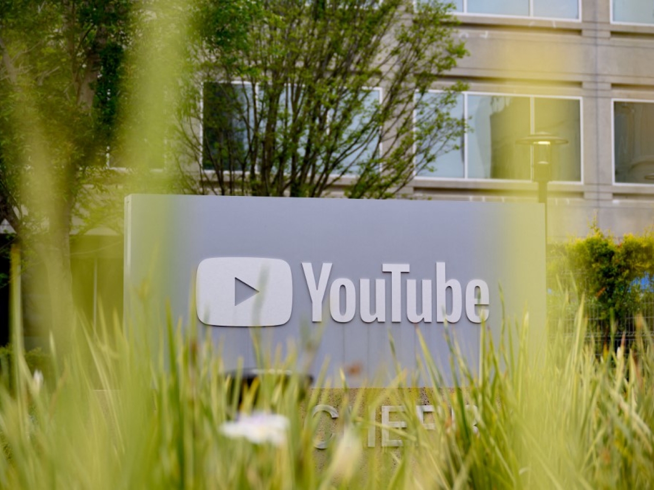 YouTube: 20 billion videos uploaded in 20 years
