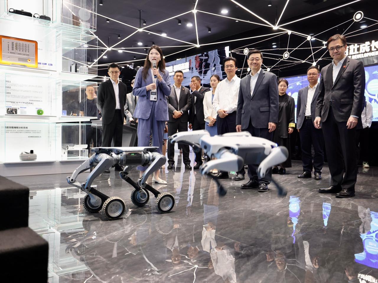 Lee's mainland tech drive 'making HK more synched up'