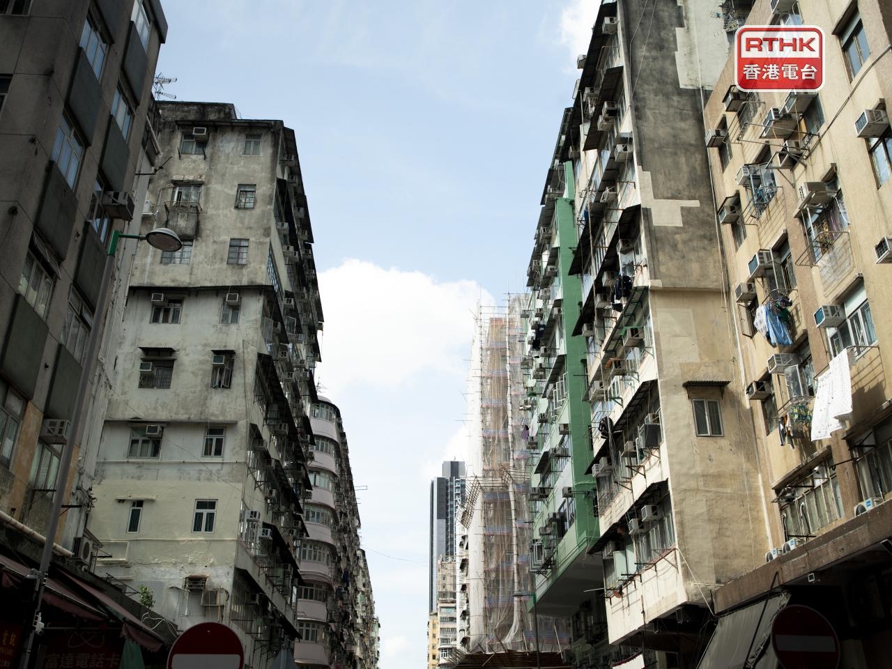 Window checks urged amid 26,000 non-compliance cases