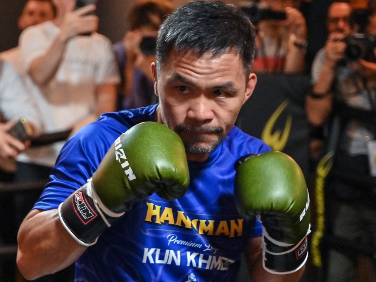 Pacman 'to fight Barrios for title in comeback'