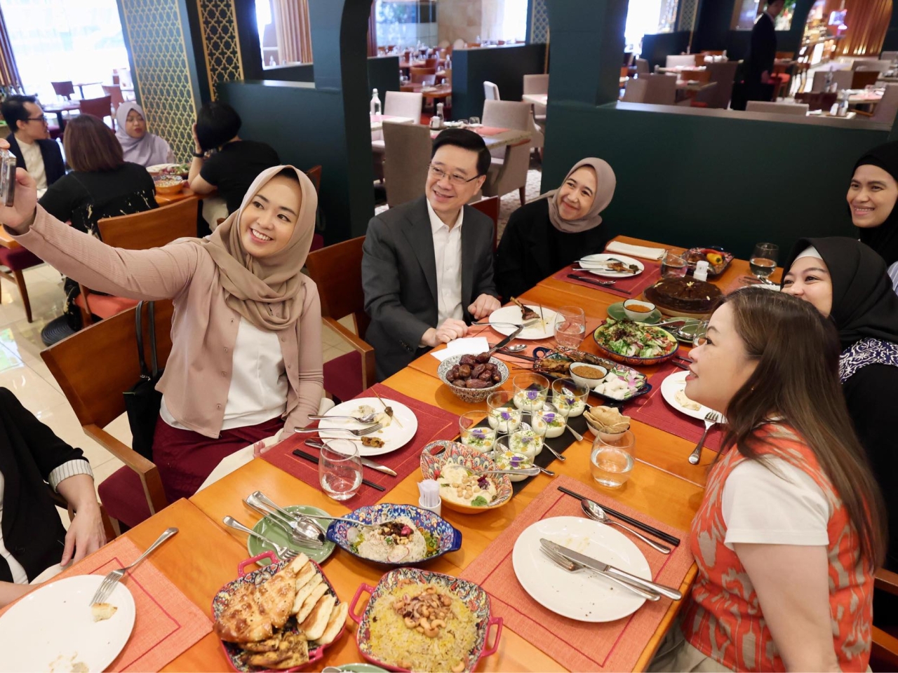 Lee gives food for thought on halal restaurants
