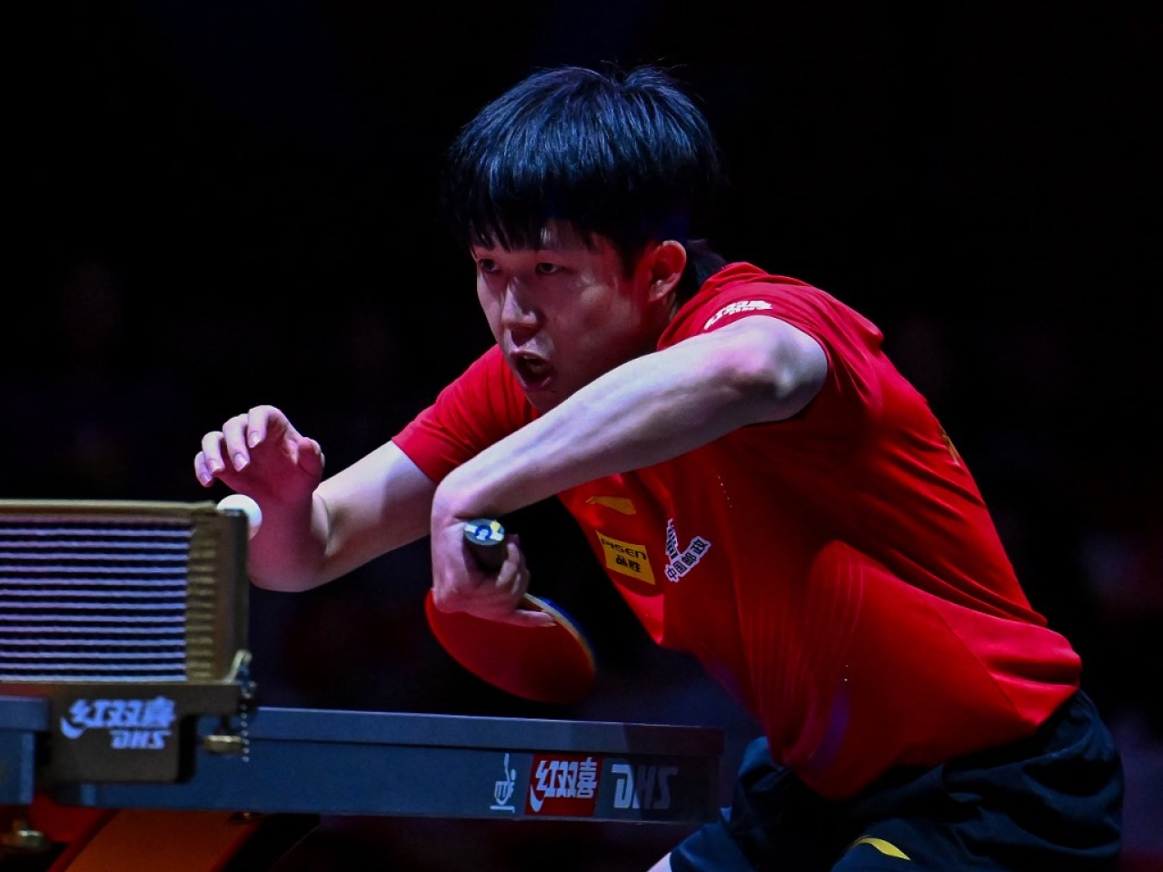Wang Chuqin beats HK vet at world championships