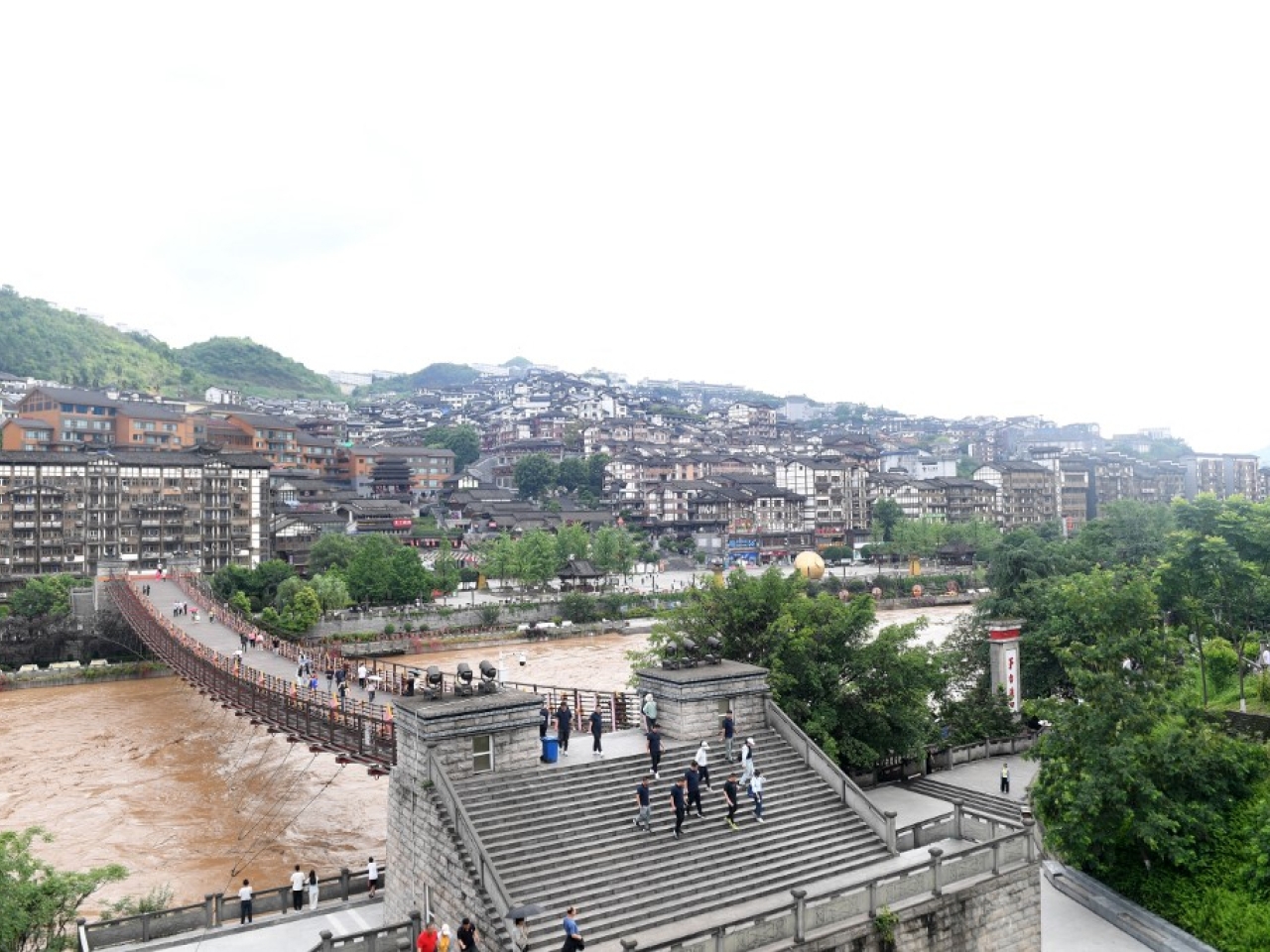 Fears for 21 as landslides hit Guizhou