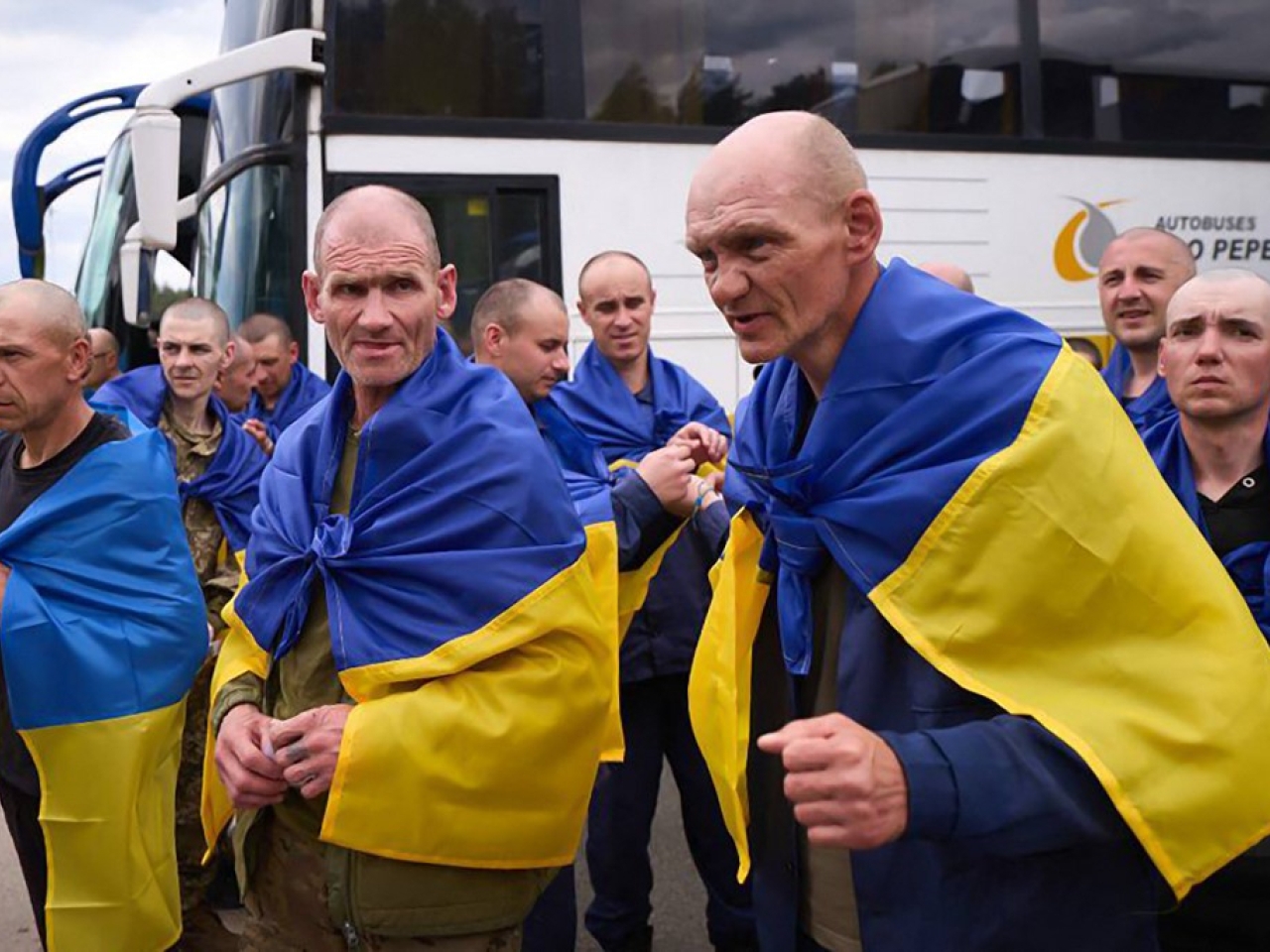 Russia and Ukraine swap hundreds more prisoners