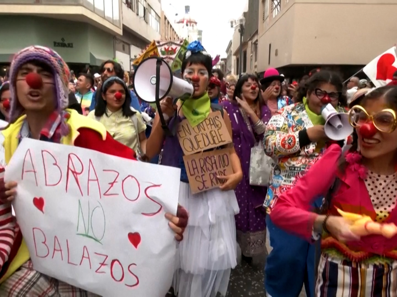 Clowns take over Lima in Peruvian Clown Day