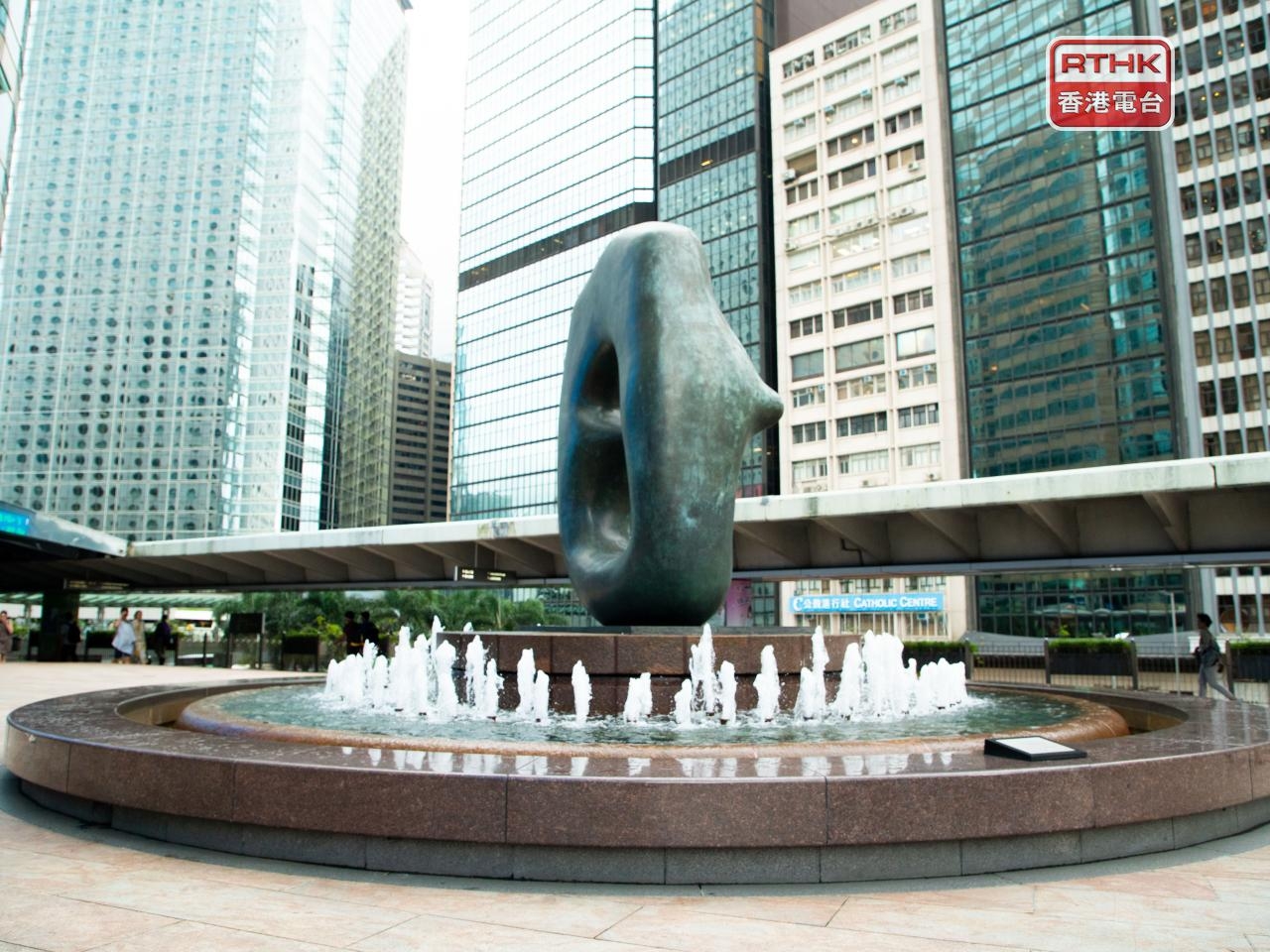 Hong Kong stocks register small gains on opening