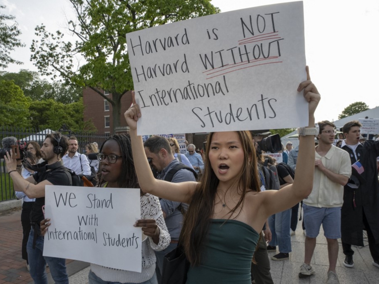 Harvard students make a stand after US$100m cuts