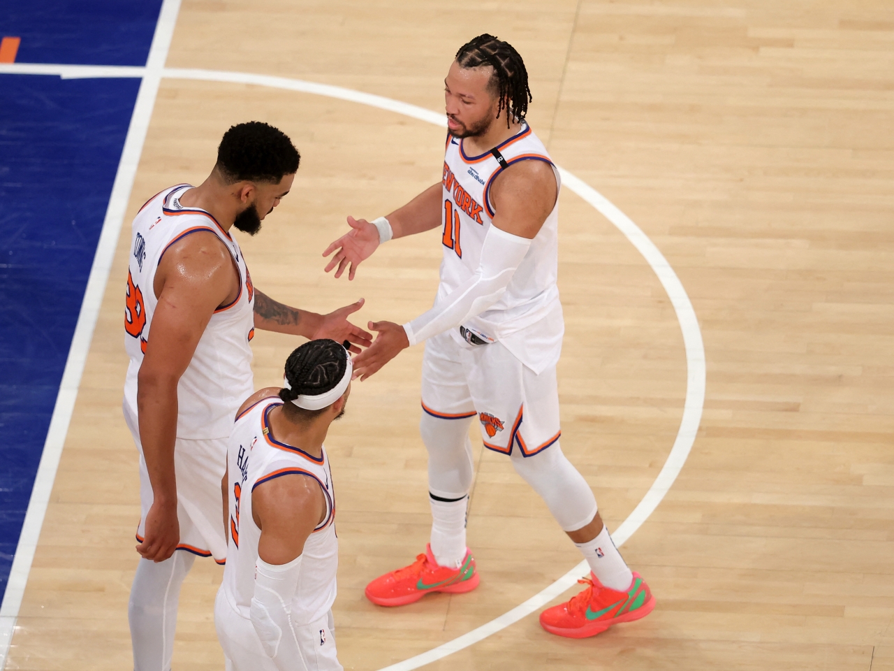 Brunson, Towns keep Knicks alive in Pacers rout