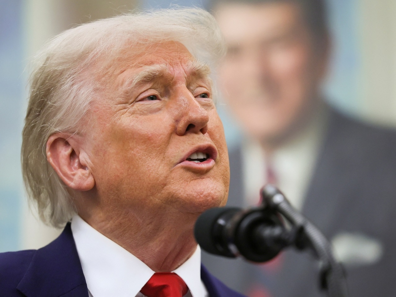 Trump renews attack on China