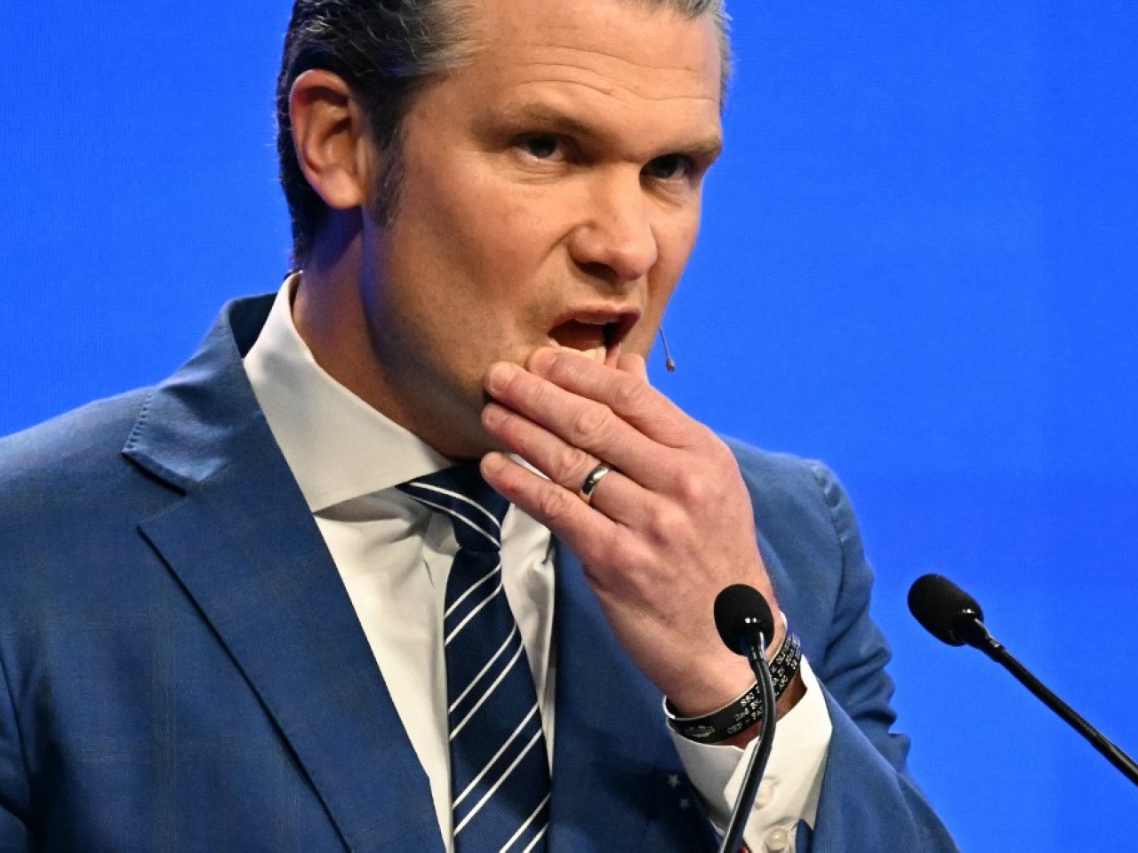 Hegseth sparks potshots with Lee-Trump comparison