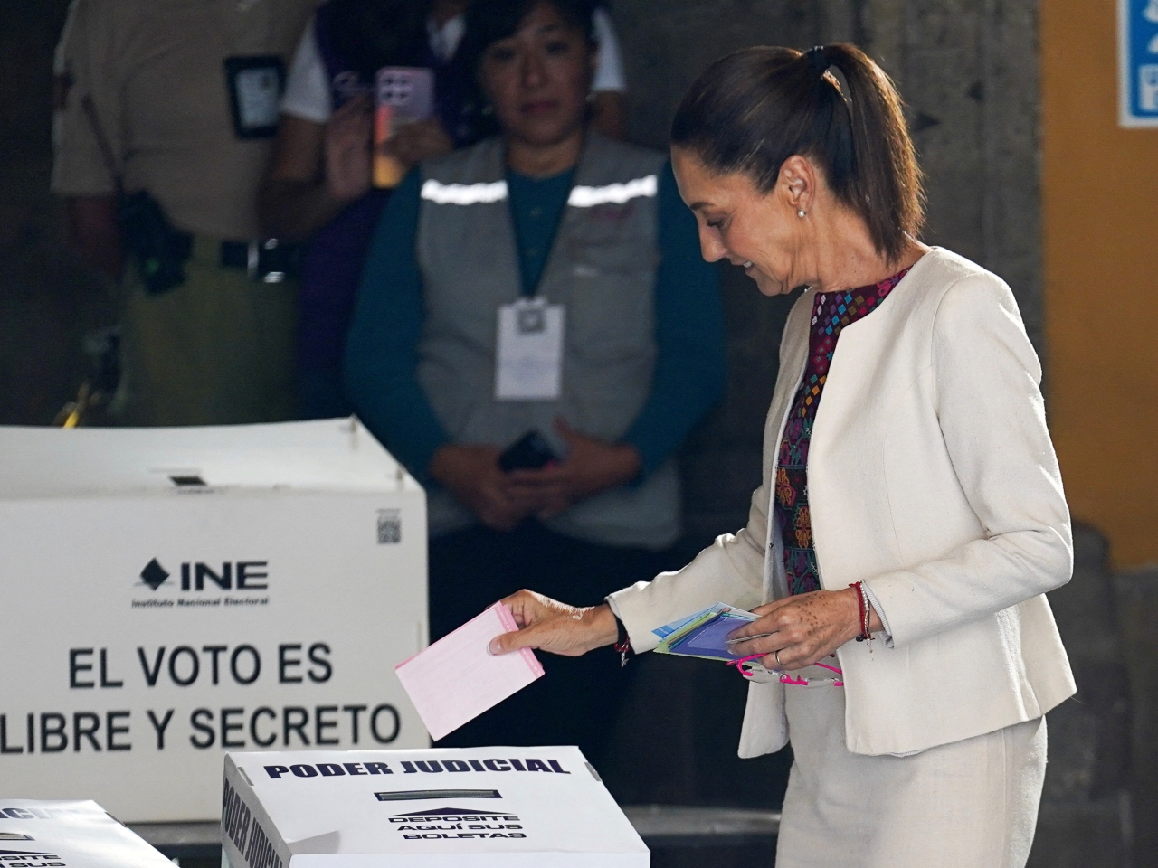 Polls open in Mexico's first ever judicial elections