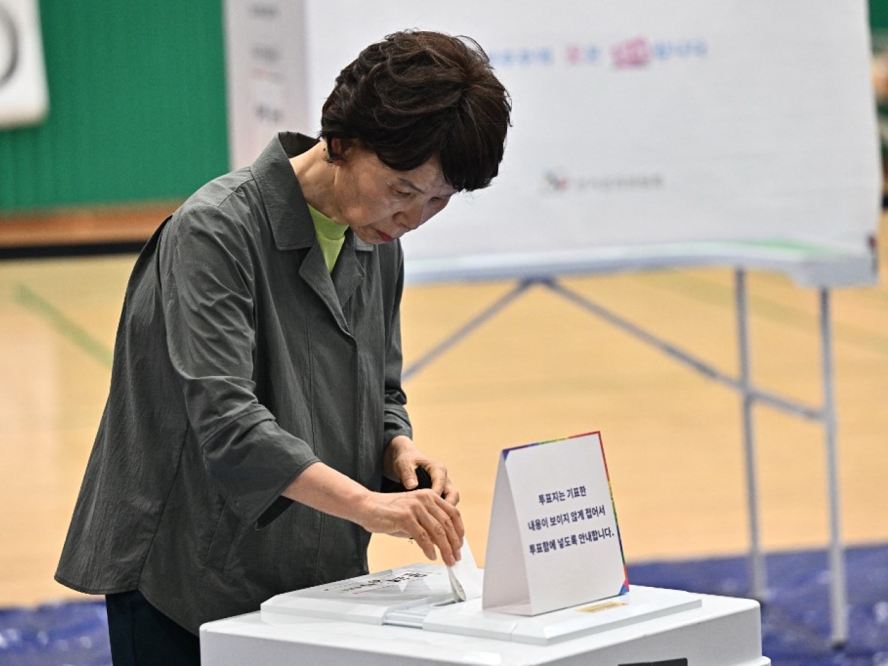 South Koreans head to the polls to choose president
