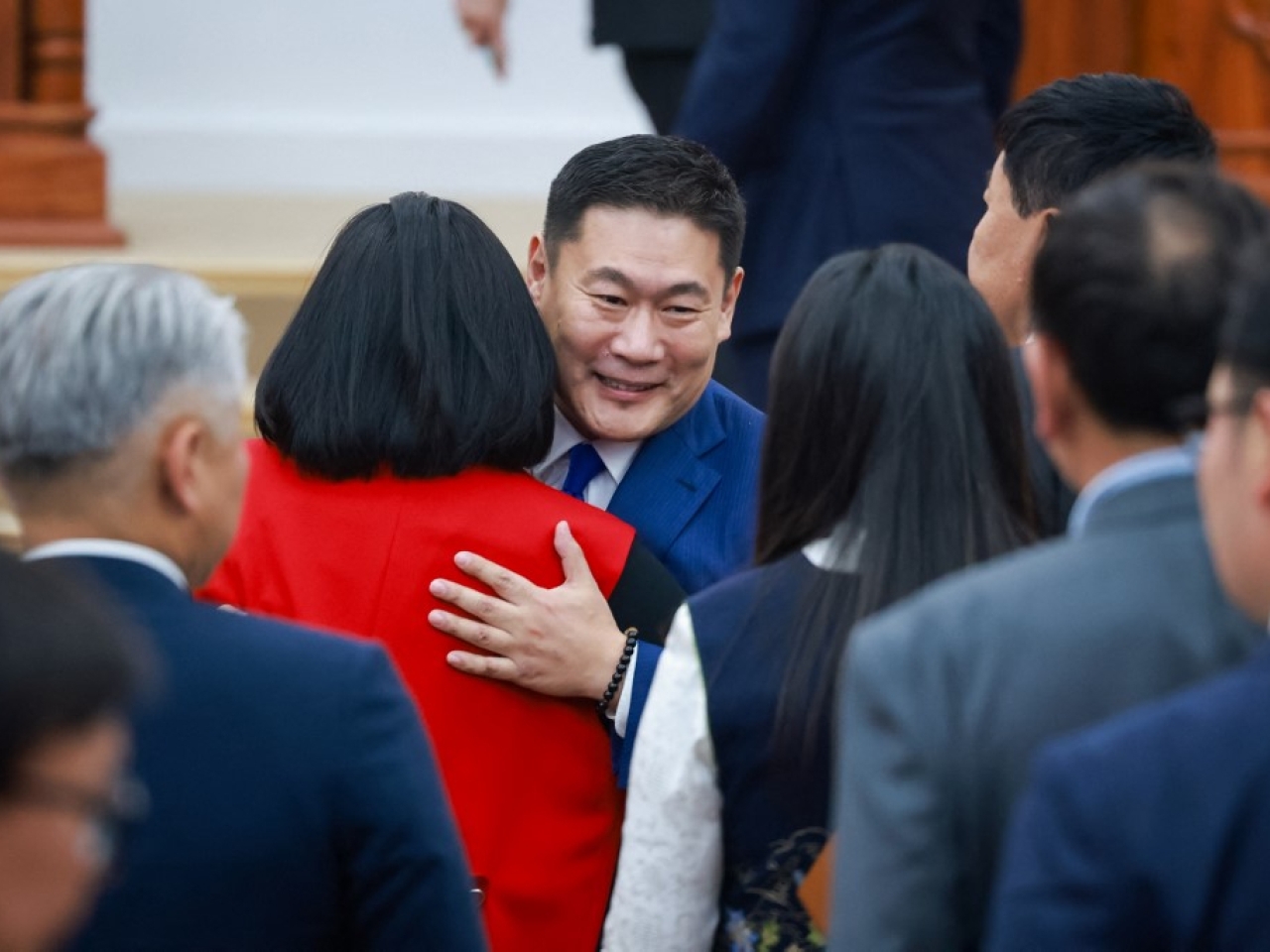 Mongolian PM steps down after losing confidence vote
