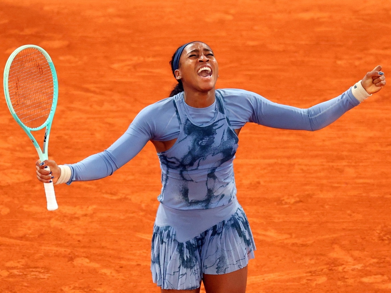 Gauff, Boisson win through at French Open