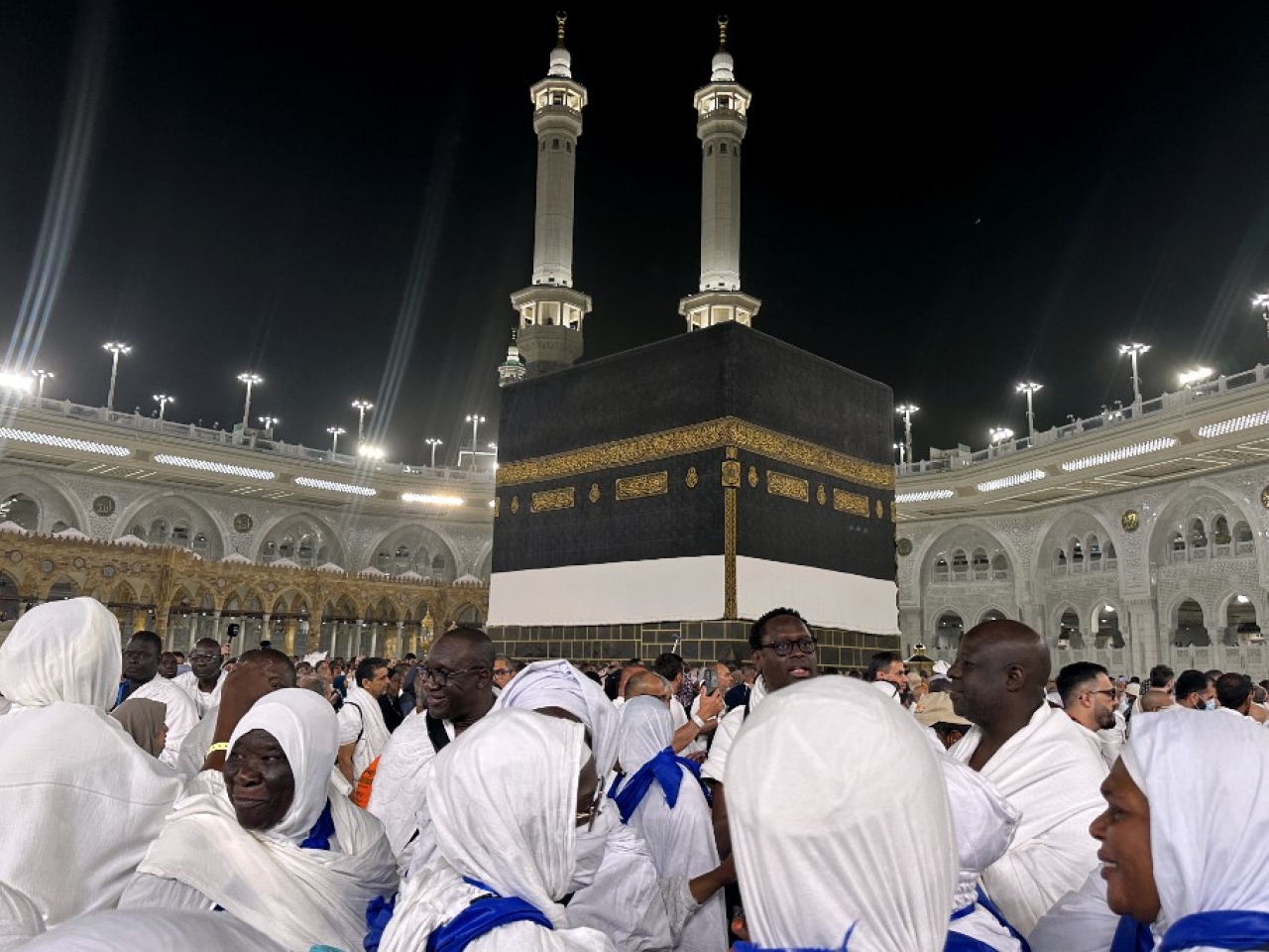 Million-plus pilgrims begin Hajj under blazing sun