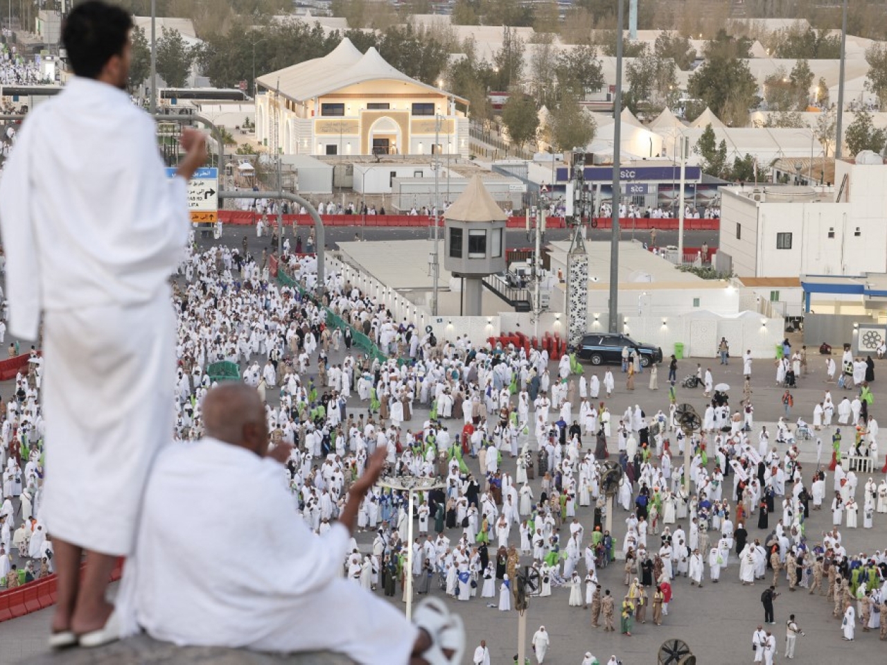 Heat warnings taken to heart as hajj reaches peak