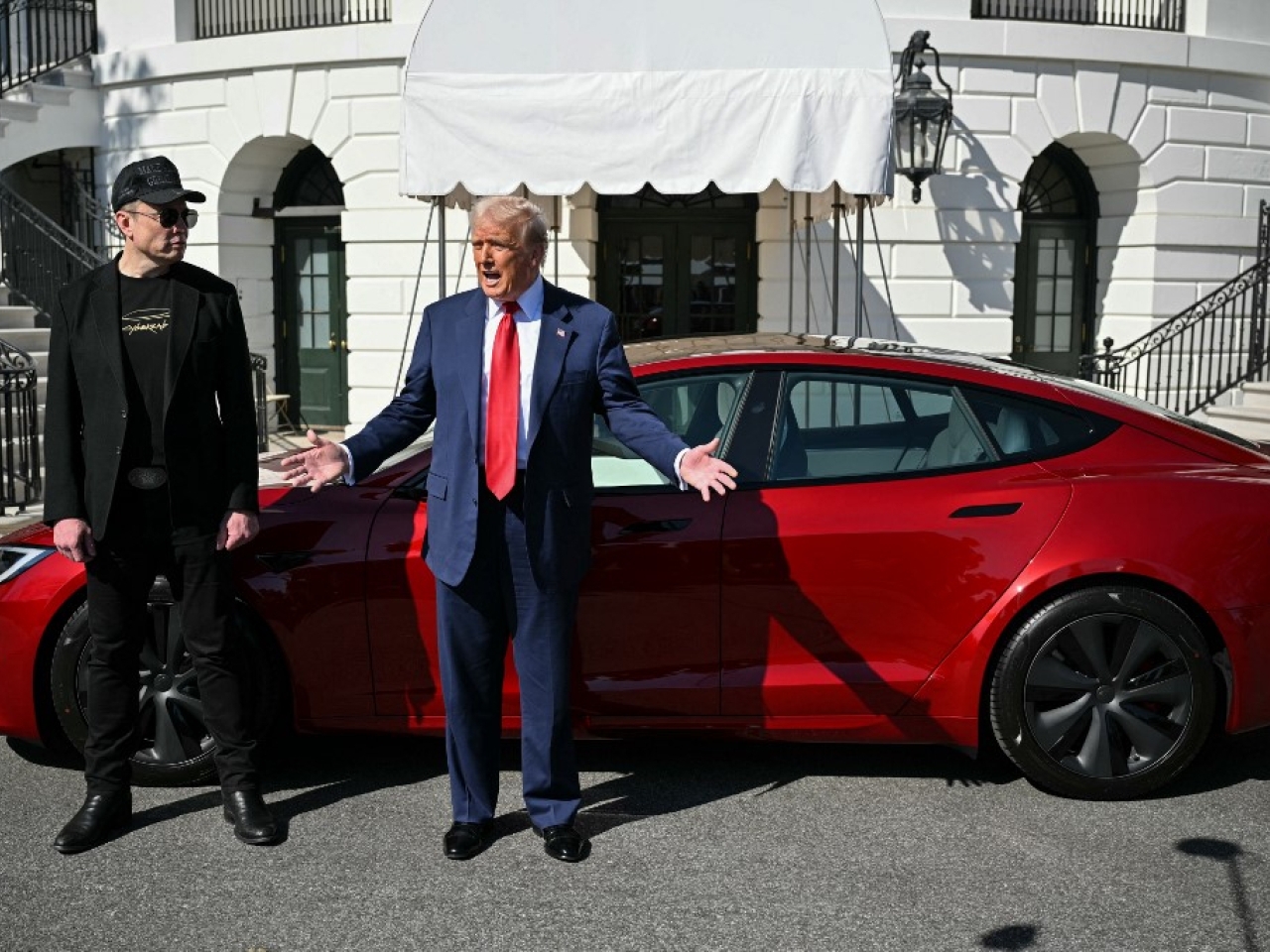 Trump may get rid of his Tesla over Musk row: official