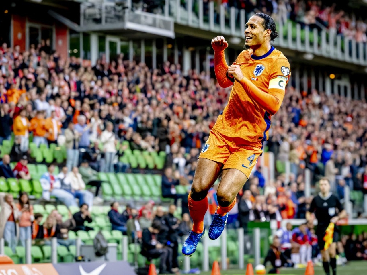 Netherlands, Finland cruise in World Cup qualifying