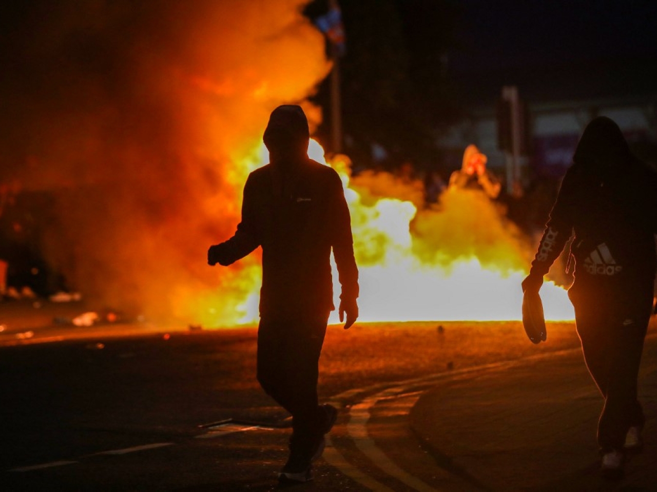 Third night of violence hits Northern Ireland town