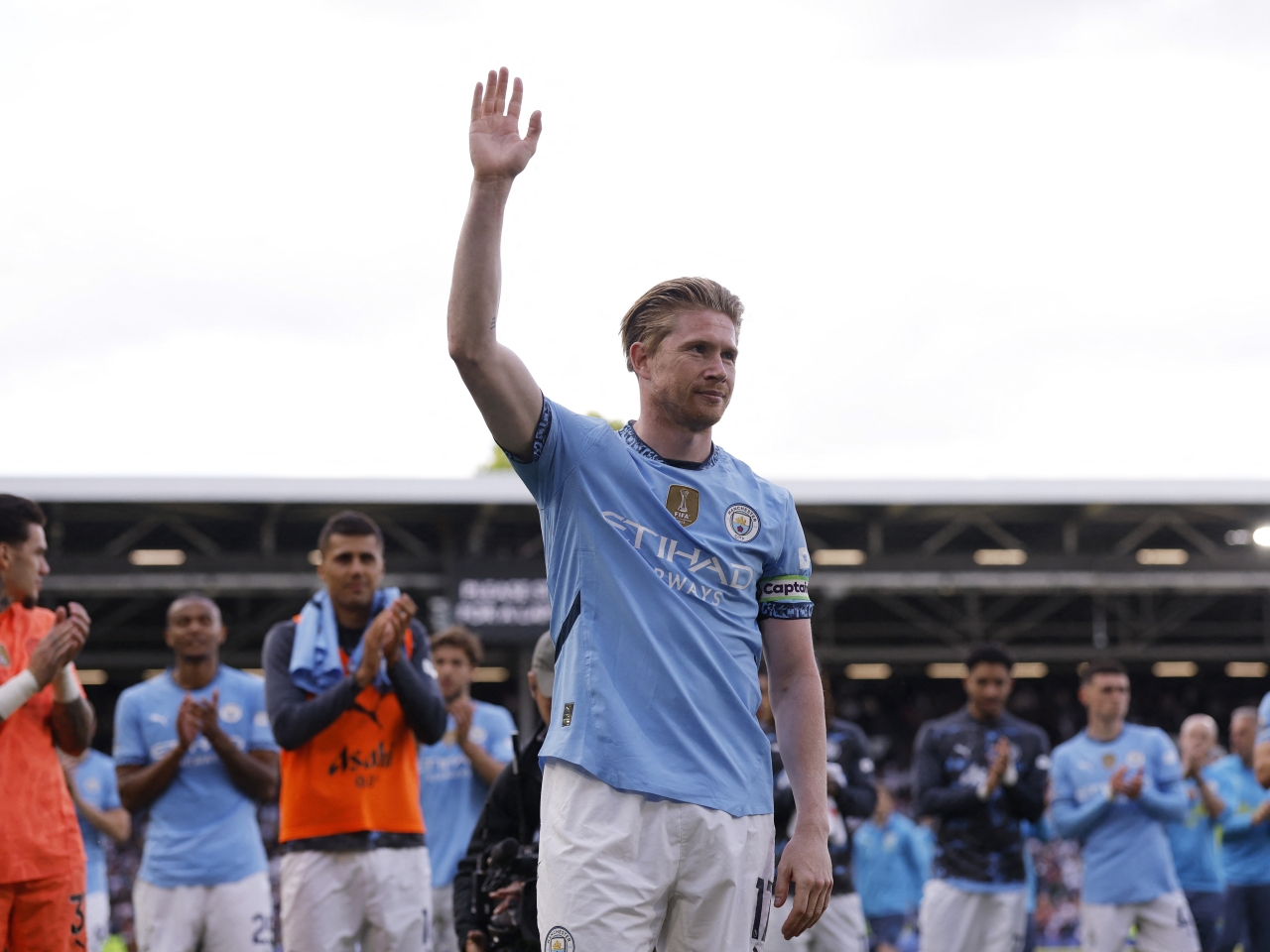 De Bruyne signs for Napoli after leaving Man City