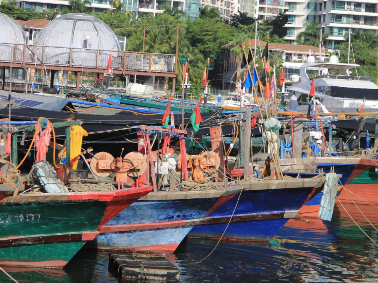 Thousands evacuated as Wutip bears down on Hainan