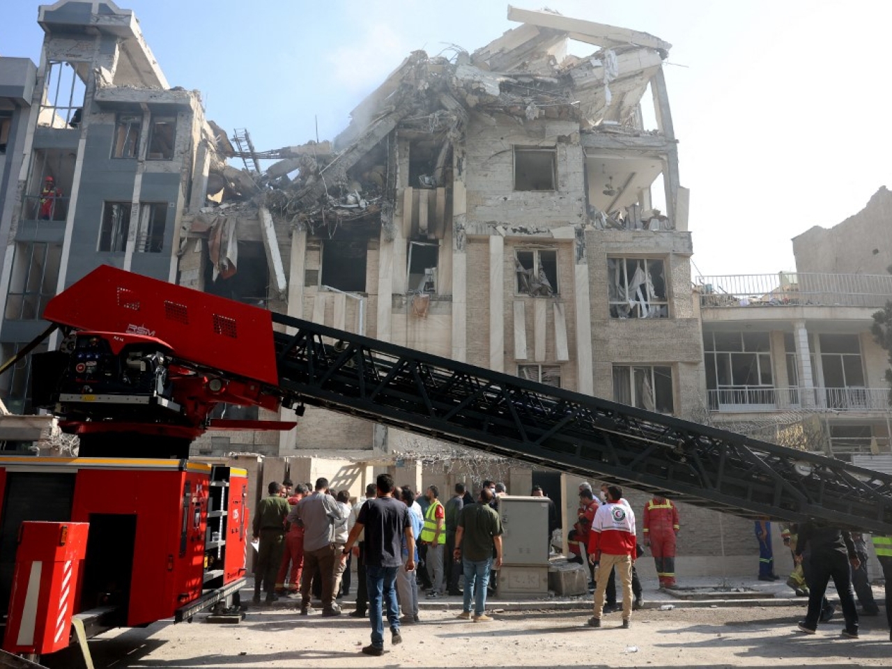 World leaders urge restraint in Iran-Israel escalation