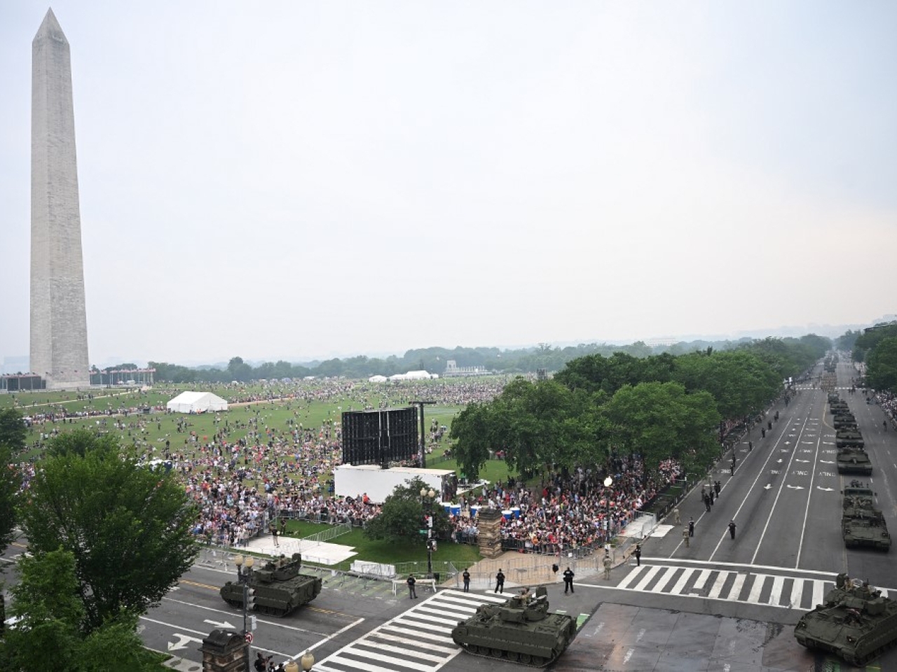 Trump attends US Army's 250th anniversary parade