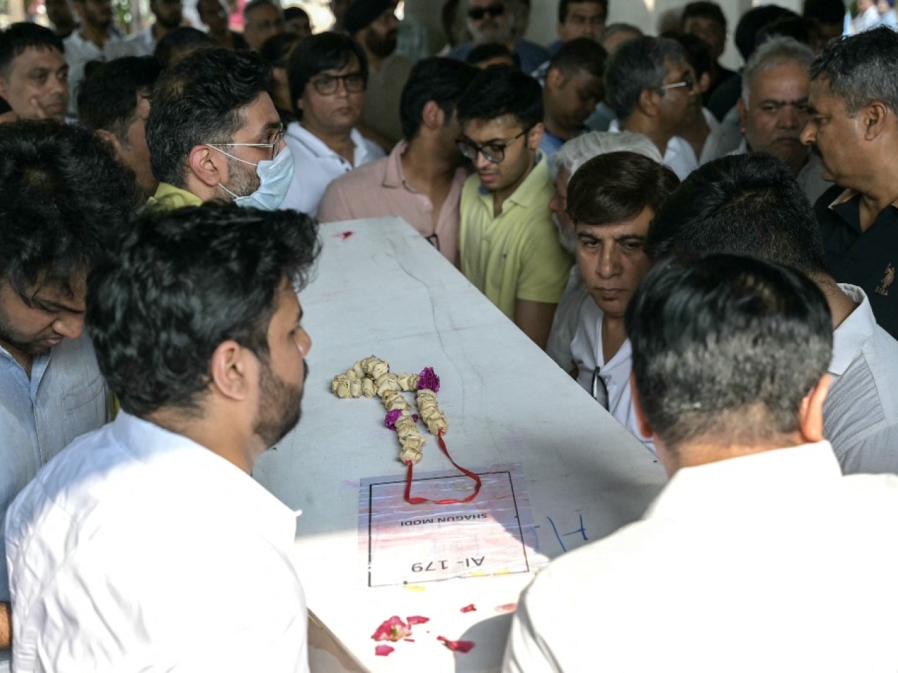 Families hold funerals for Air India crash victims