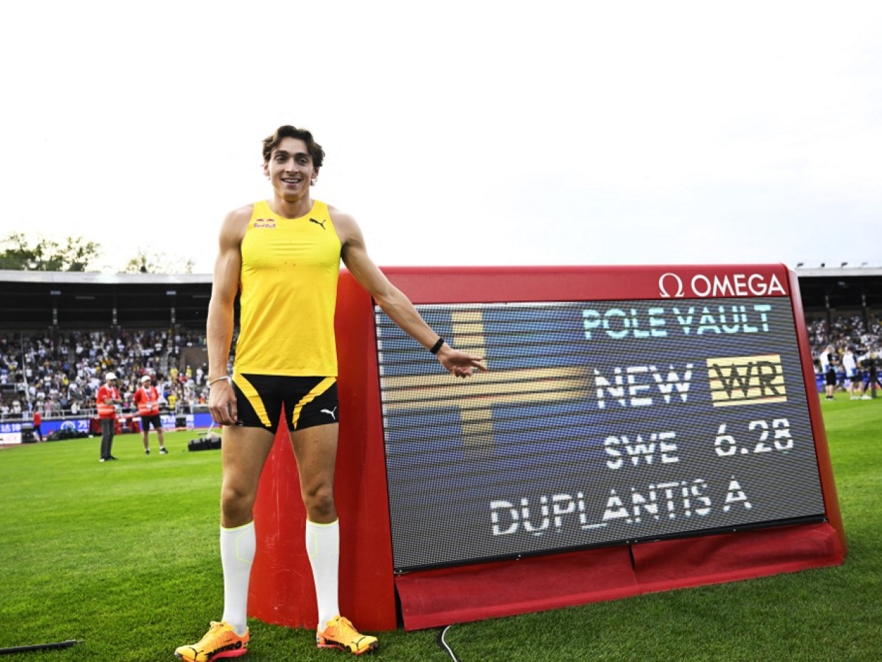 Duplantis improves on own pole vault record