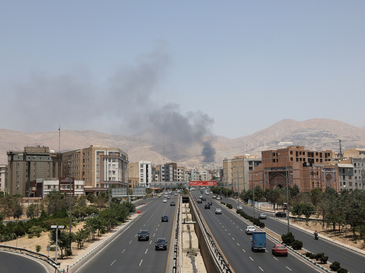 Trump urges full evacuation of Tehran