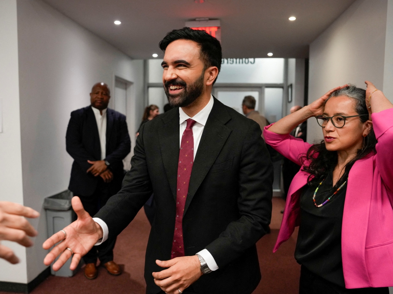 Upstart Mamdani wins NYC Democratic mayoral primary