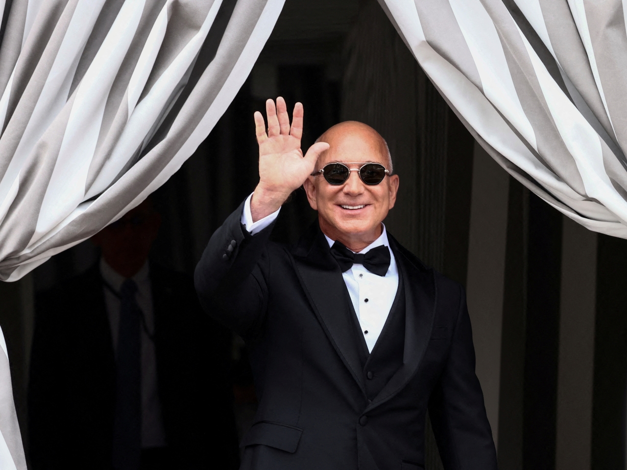 Bezos, Sanchez say 'I do' in a divided Venice