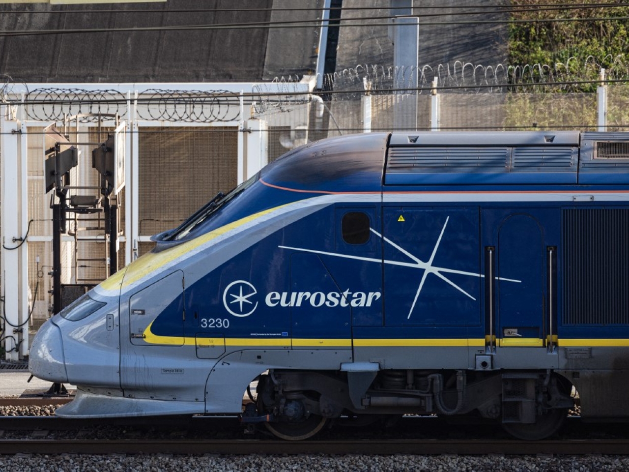 London-bound Eurostar train stranded 9 hours in France