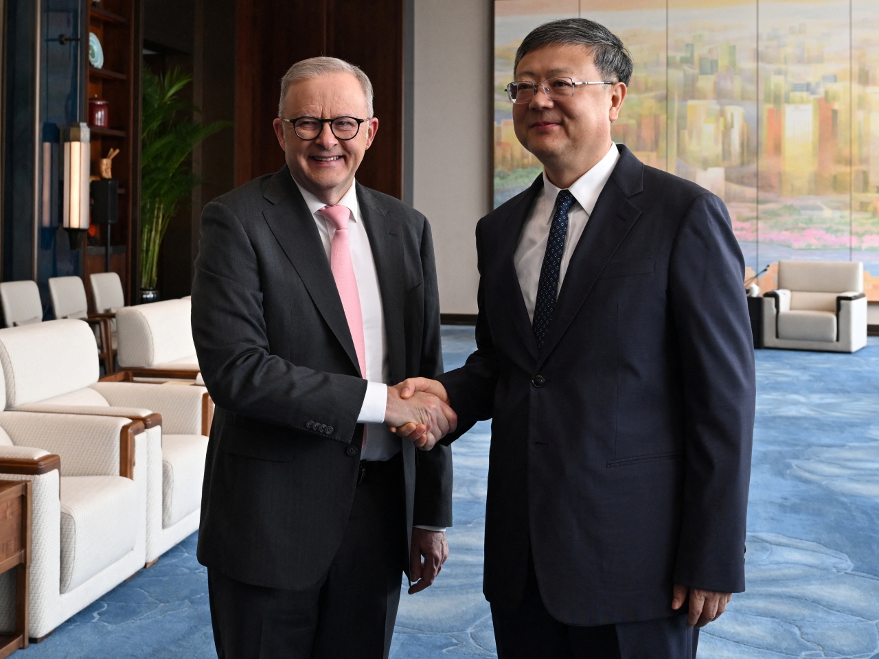 Albanese meets Shanghai party boss
