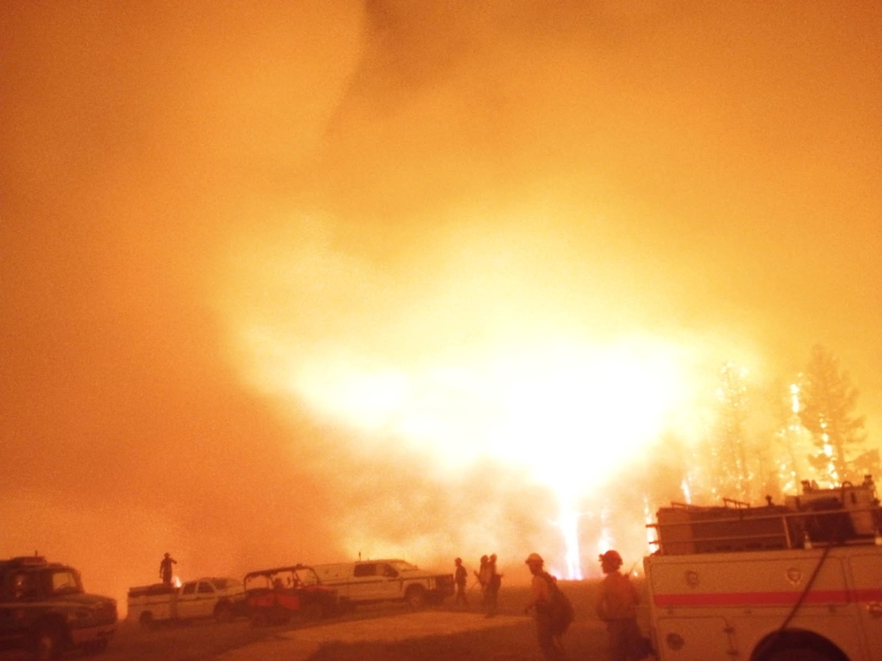 Forest fire destroys historic Grand Canyon lodge
