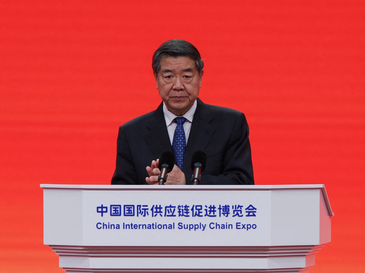 He Lifeng warns of 'global changes of a century'