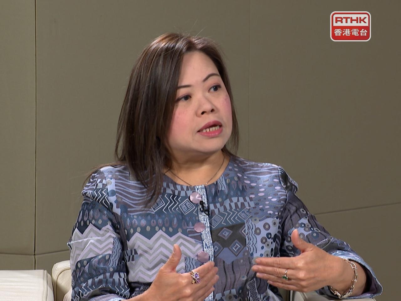 Culture chief pledges to take arts groups overseas