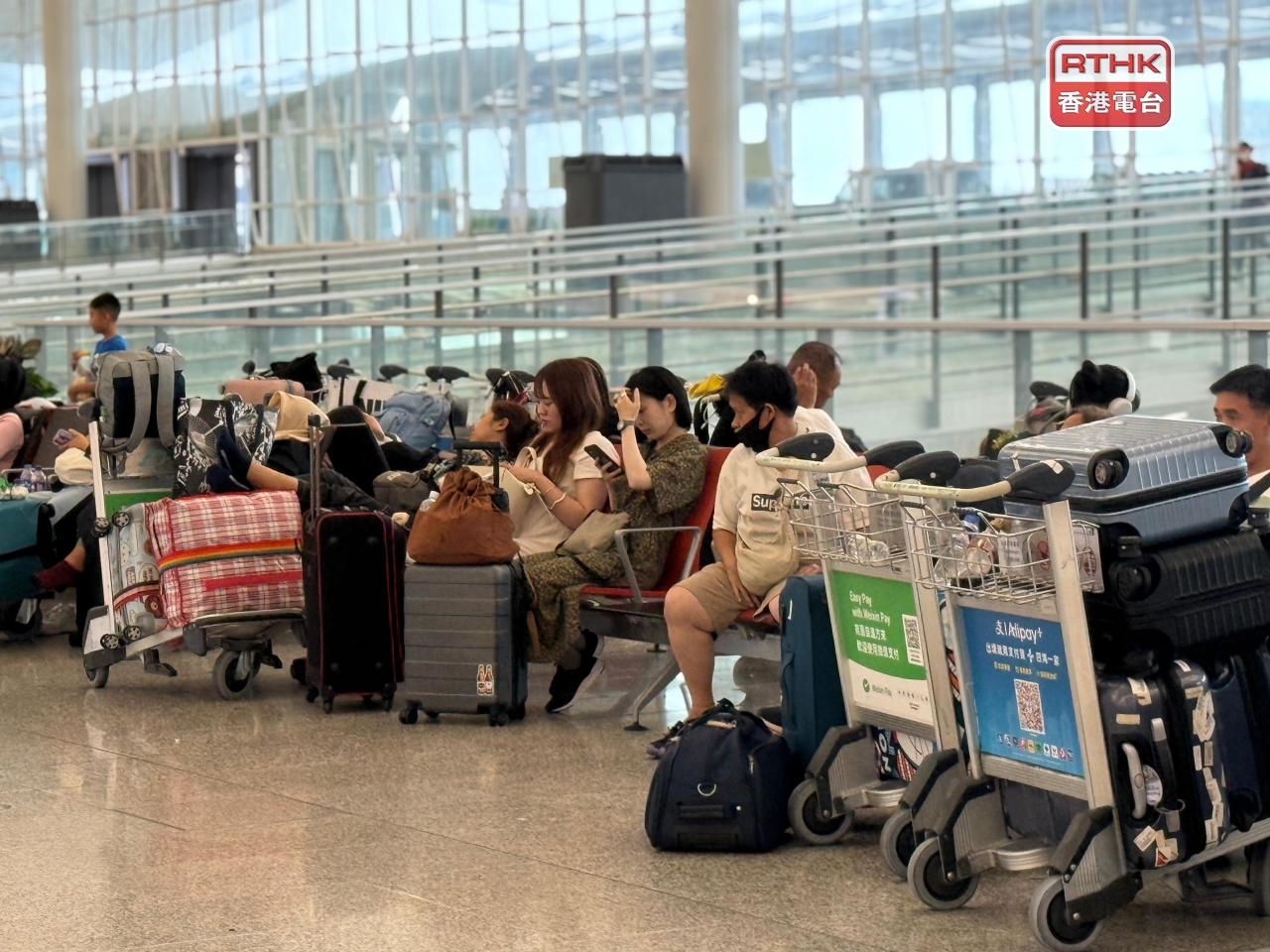 Airport to work through the night to ease backlog