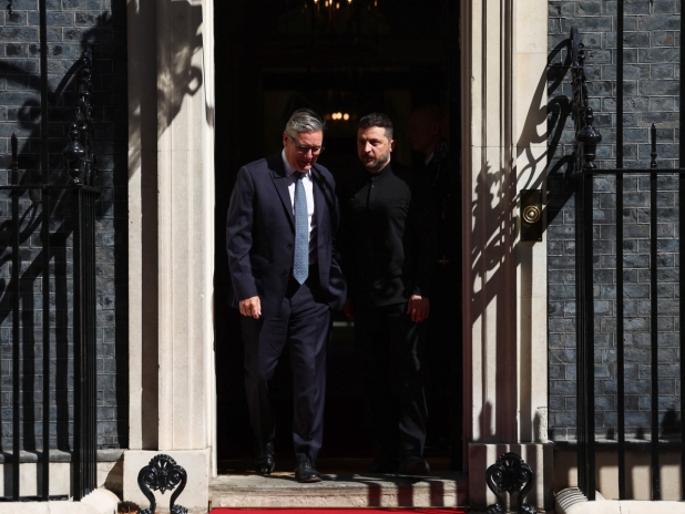 UK PM hosts Zelensky on eve of US-Russia summit