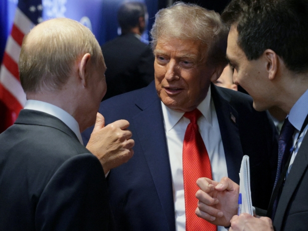 No truce as Trump pins hope on Putin-Zelensky summit