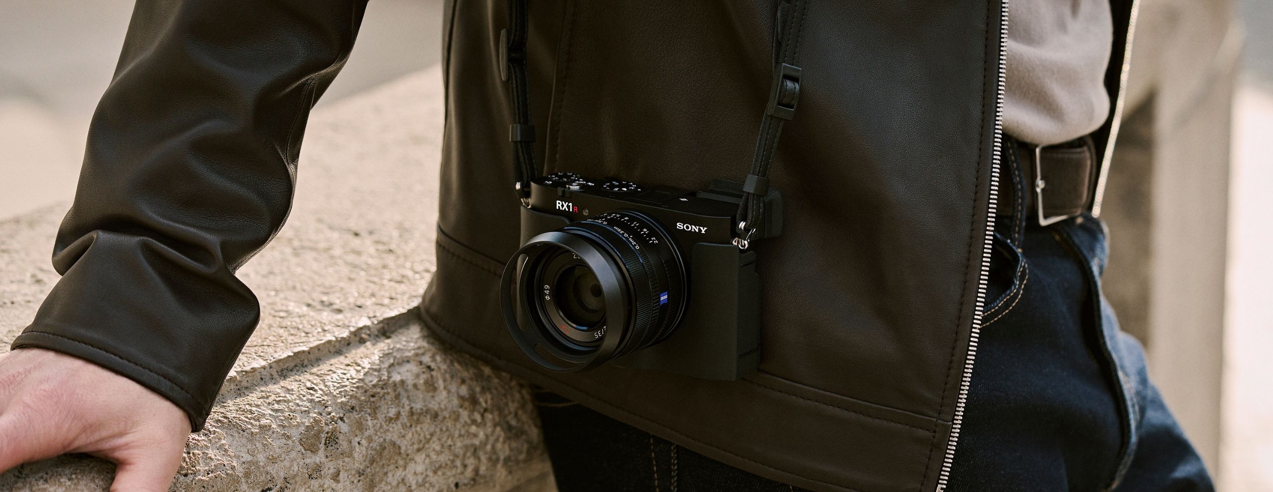 Sony introduces RX1R III, a flagship full-frame premium compact camera with fixed lens