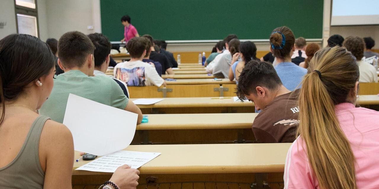 How Teachers Can Defeat AI