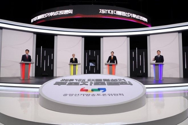 South Korea's presidential candidates face off in fiery debate