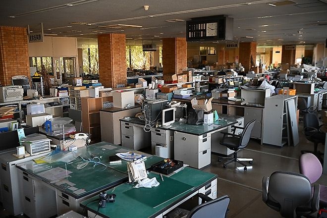 Fukushima town hall, unused for 14 years, awaits demolition
